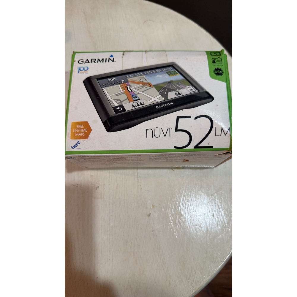 Garmin Nuvi 52LM 5 Inch Portable GPS Navigator Free Lifetime Maps‎ USA Essential